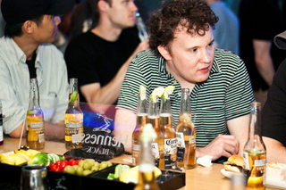 Illustration for article titled Shockingly, No One Was Seriously Injured During Deadspin Bar Crawl